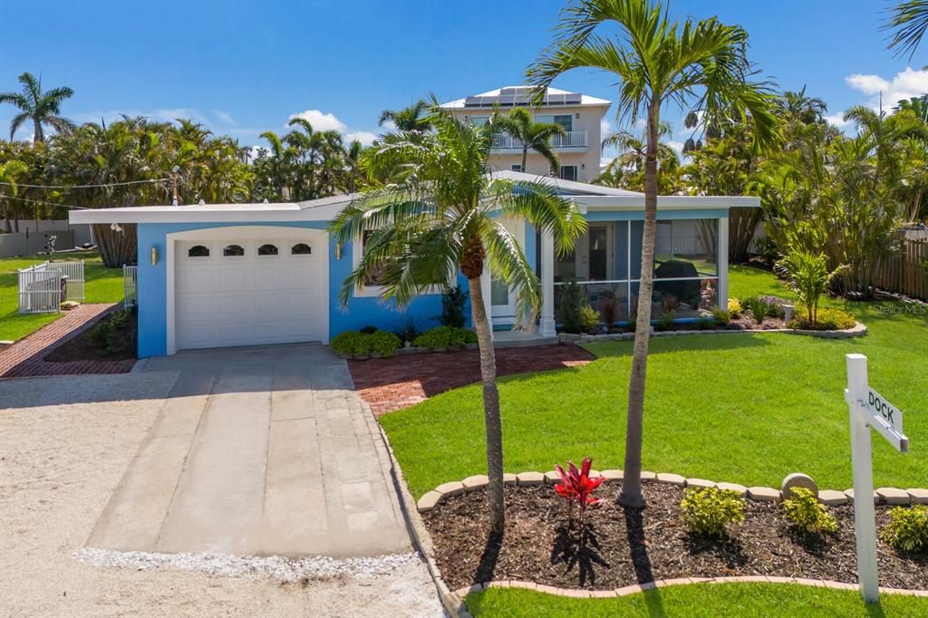 合同活跃: $997,000 (3 贝兹, 2 浴室, 1612 平方英尺)