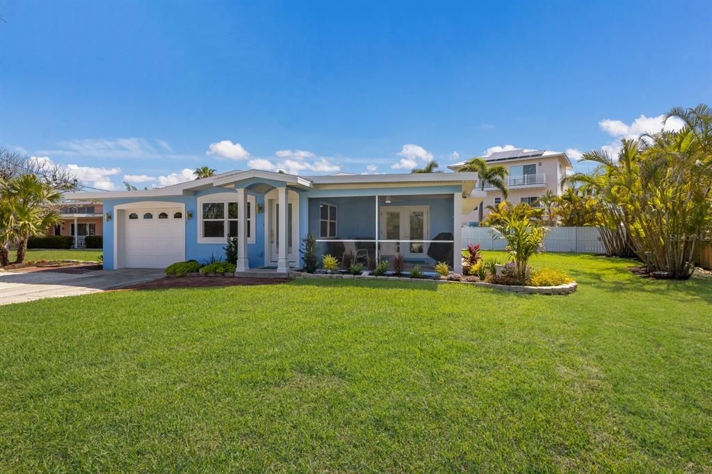 合同活跃: $997,000 (3 贝兹, 2 浴室, 1612 平方英尺)