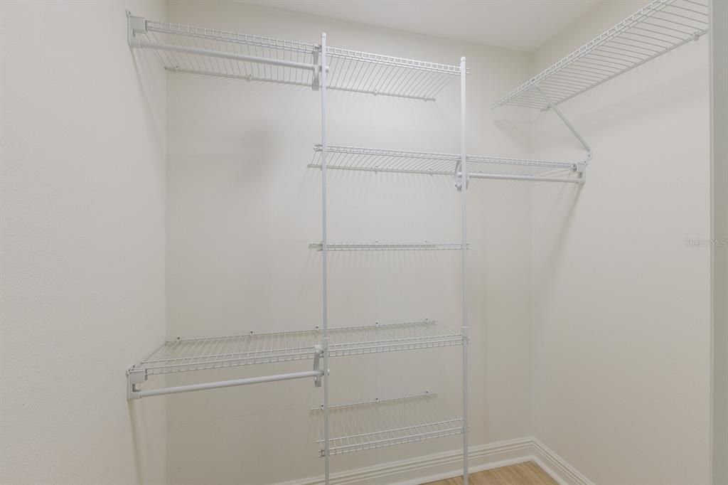 合同活跃: $997,000 (3 贝兹, 2 浴室, 1612 平方英尺)