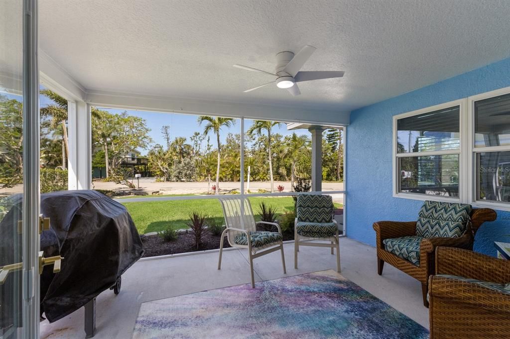 合同活跃: $997,000 (3 贝兹, 2 浴室, 1612 平方英尺)