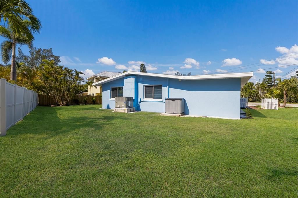 合同活跃: $997,000 (3 贝兹, 2 浴室, 1612 平方英尺)