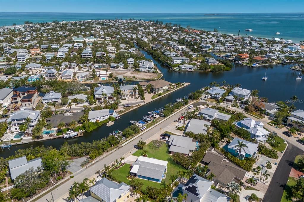 合同活跃: $997,000 (3 贝兹, 2 浴室, 1612 平方英尺)