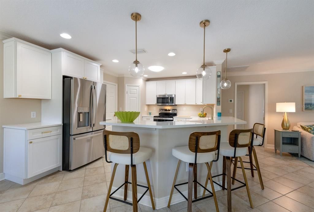 合同活跃: $997,000 (3 贝兹, 2 浴室, 1612 平方英尺)