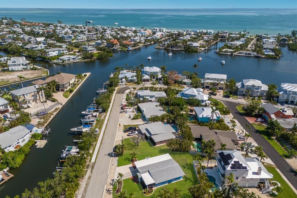 合同活跃: $997,000 (3 贝兹, 2 浴室, 1612 平方英尺)