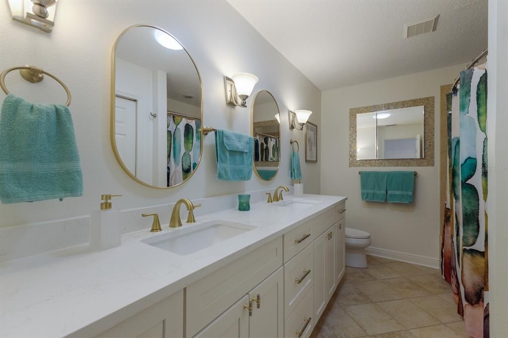 合同活跃: $997,000 (3 贝兹, 2 浴室, 1612 平方英尺)