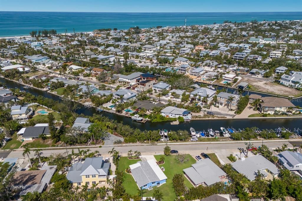 合同活跃: $997,000 (3 贝兹, 2 浴室, 1612 平方英尺)