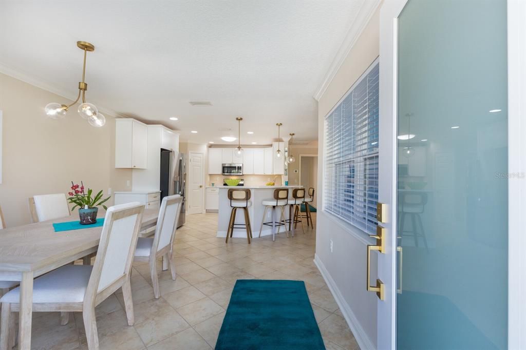 合同活跃: $997,000 (3 贝兹, 2 浴室, 1612 平方英尺)