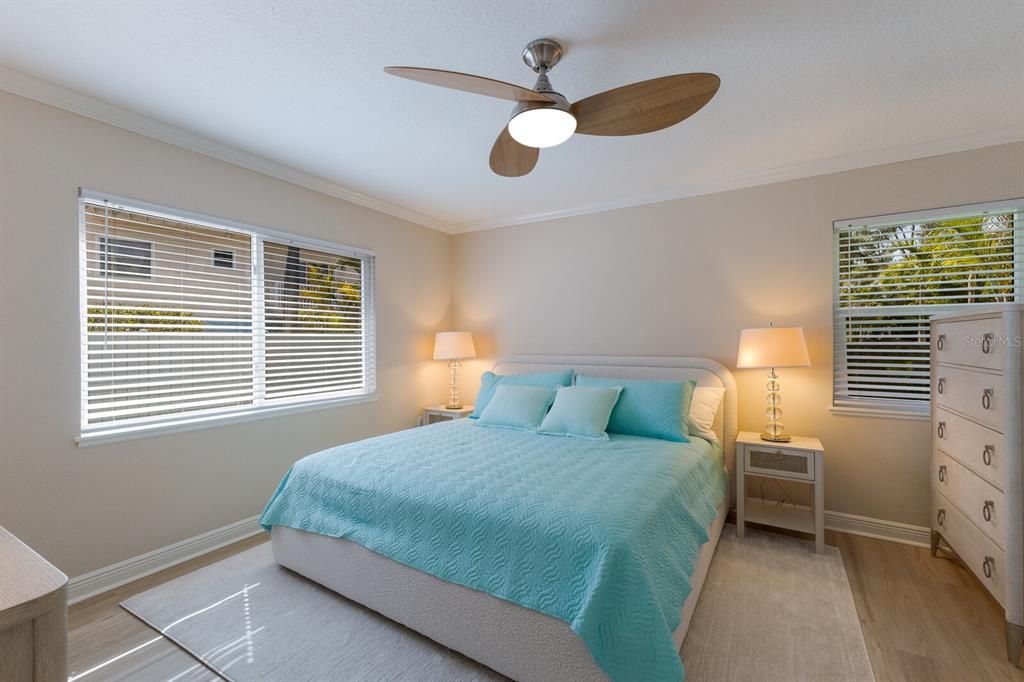 合同活跃: $997,000 (3 贝兹, 2 浴室, 1612 平方英尺)