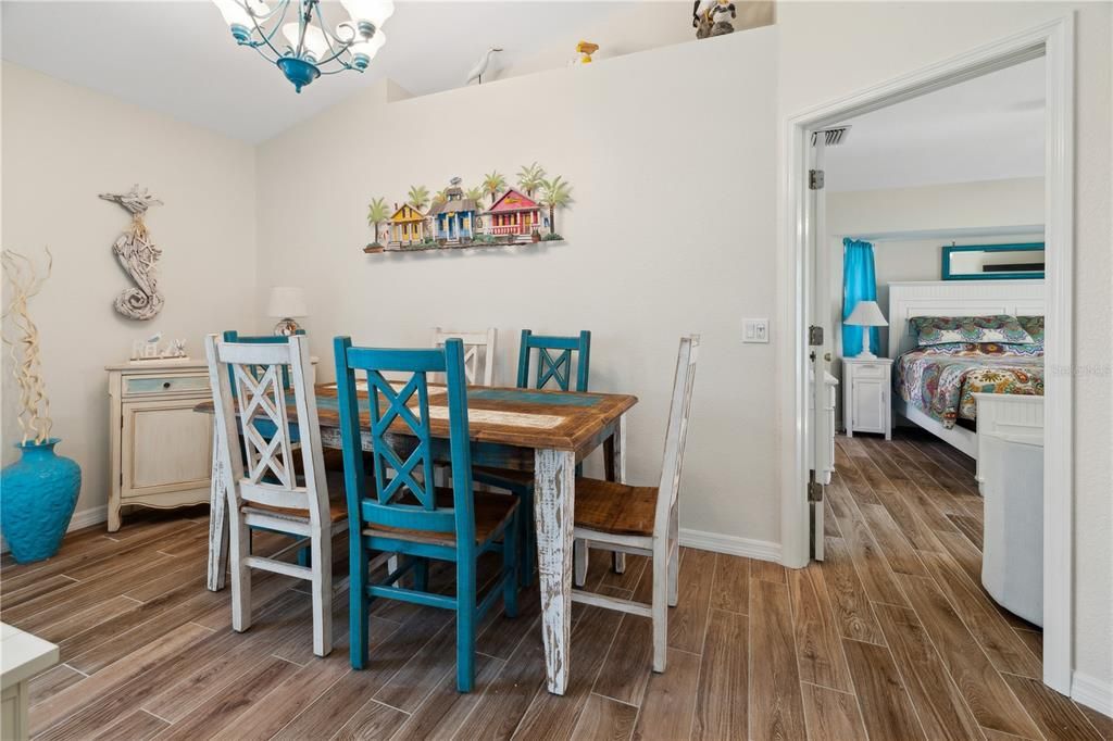 В аренду: $4,900 (2 спален, 2 ванн, 1348 Квадратных фут)