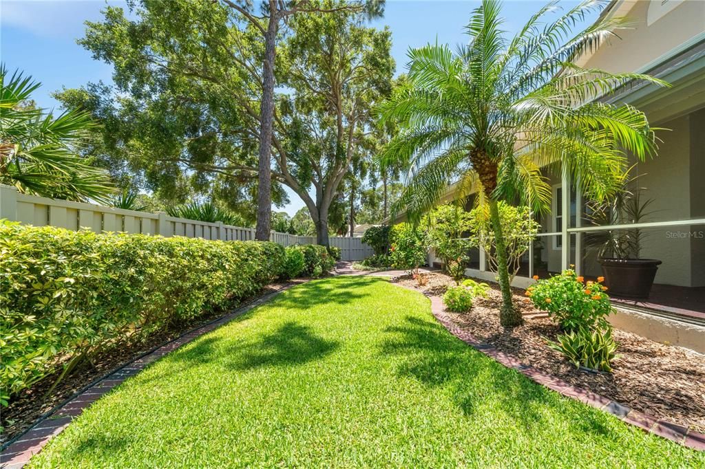 Под контрактом: $870,000 (3 спален, 3 ванн, 2085 Квадратных фут)