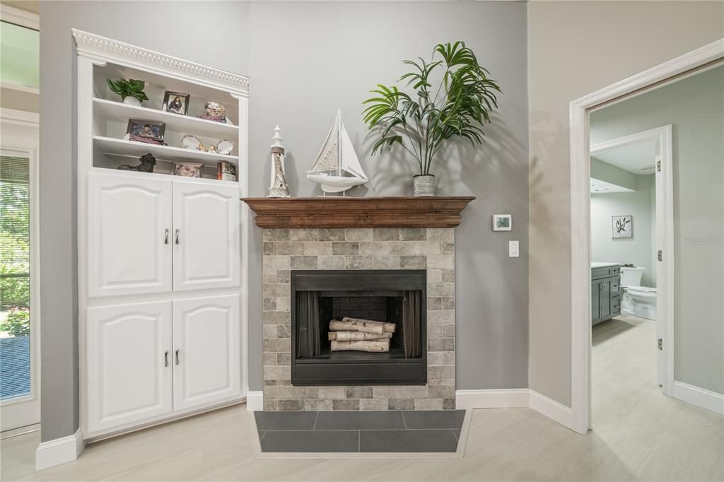 Под контрактом: $870,000 (3 спален, 3 ванн, 2085 Квадратных фут)