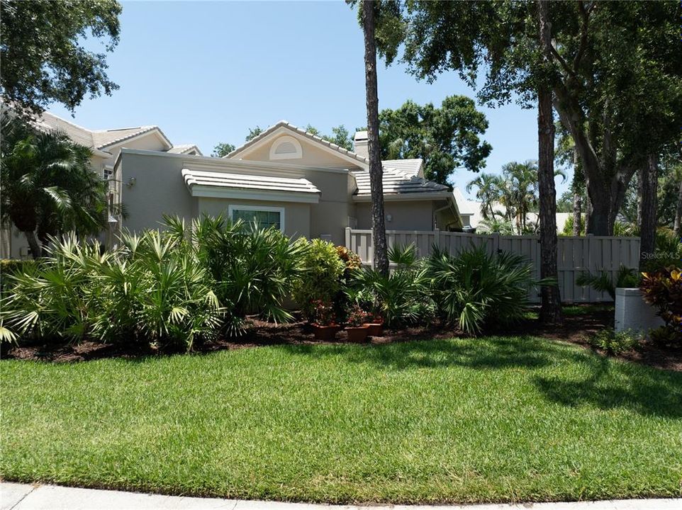 Под контрактом: $870,000 (3 спален, 3 ванн, 2085 Квадратных фут)