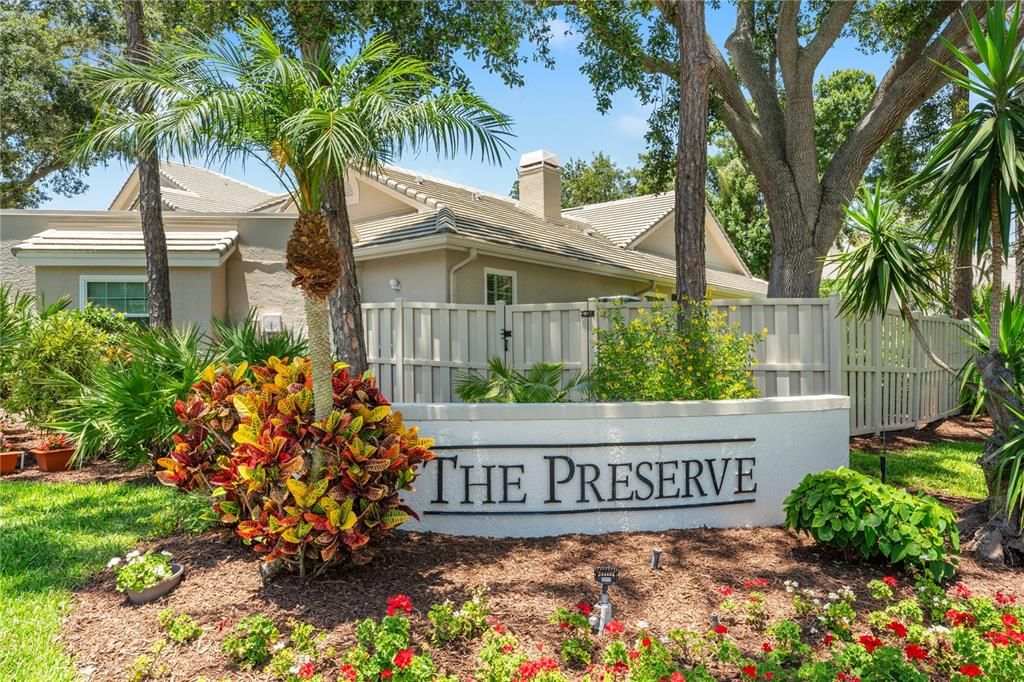 Под контрактом: $870,000 (3 спален, 3 ванн, 2085 Квадратных фут)