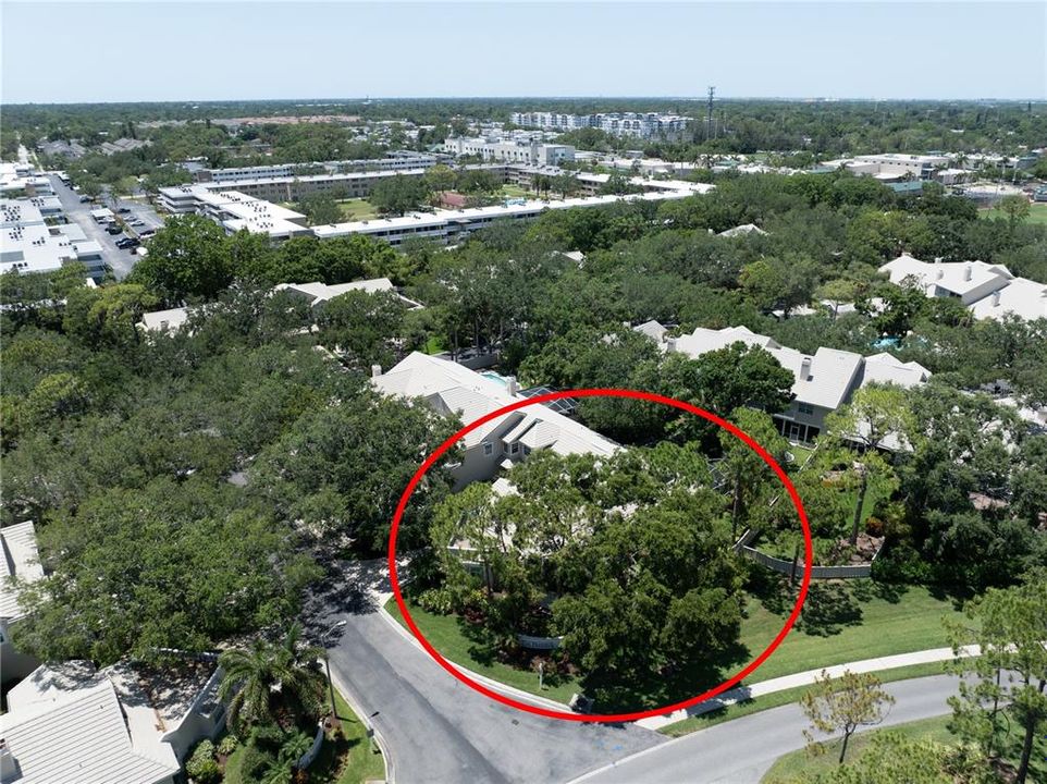 Под контрактом: $870,000 (3 спален, 3 ванн, 2085 Квадратных фут)