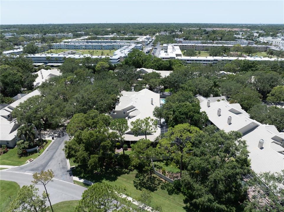 Под контрактом: $870,000 (3 спален, 3 ванн, 2085 Квадратных фут)