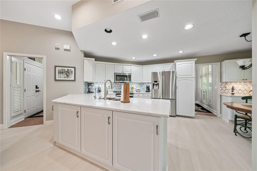 Под контрактом: $870,000 (3 спален, 3 ванн, 2085 Квадратных фут)