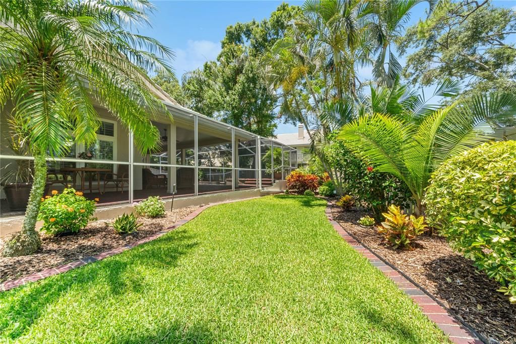 Под контрактом: $870,000 (3 спален, 3 ванн, 2085 Квадратных фут)