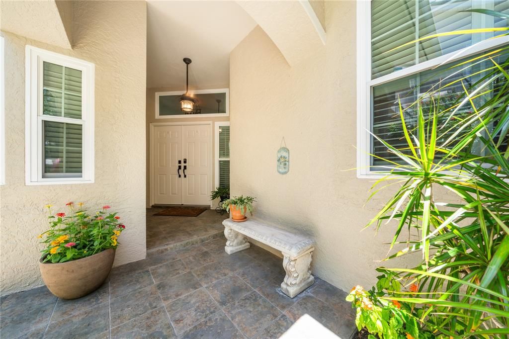 Под контрактом: $870,000 (3 спален, 3 ванн, 2085 Квадратных фут)