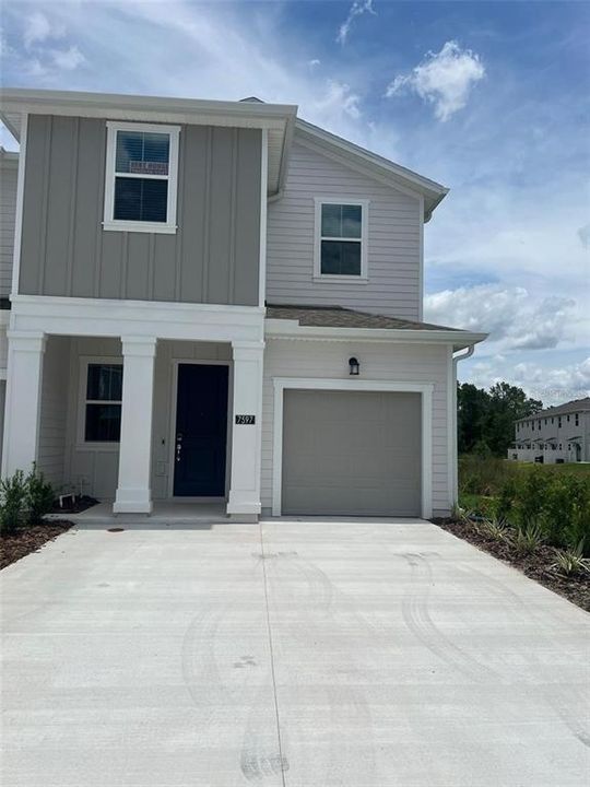 Под контрактом: $2,400 (3 спален, 2 ванн, 1797 Квадратных фут)