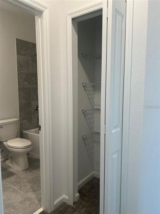 Под контрактом: $2,400 (3 спален, 2 ванн, 1797 Квадратных фут)