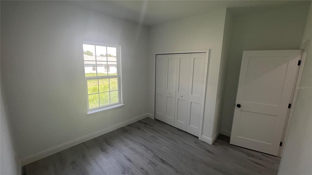 合同活跃: $279,900 (4 贝兹, 2 浴室, 1774 平方英尺)