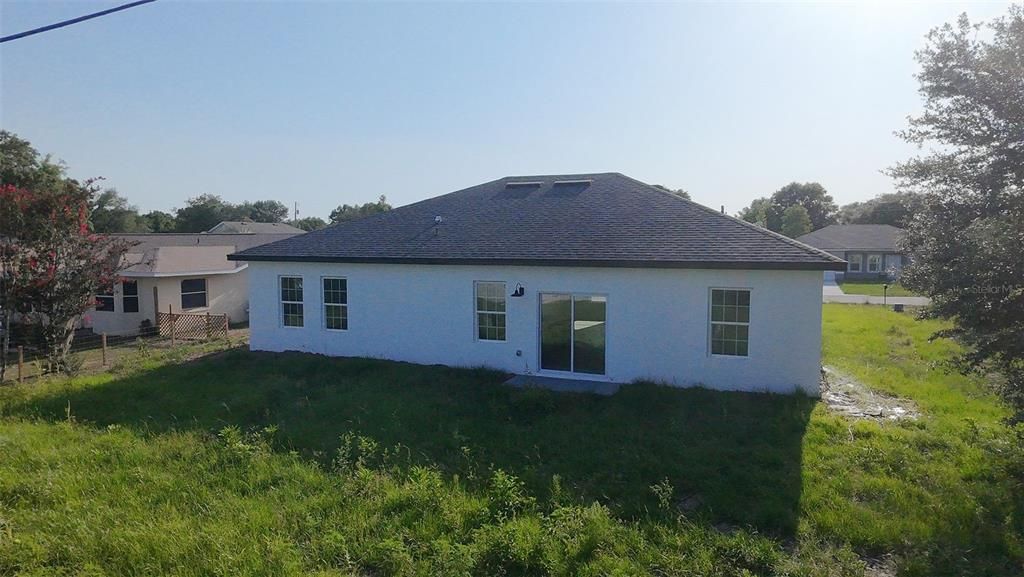 合同活跃: $279,900 (4 贝兹, 2 浴室, 1774 平方英尺)