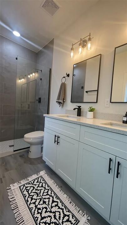 合同活跃: $279,900 (4 贝兹, 2 浴室, 1774 平方英尺)