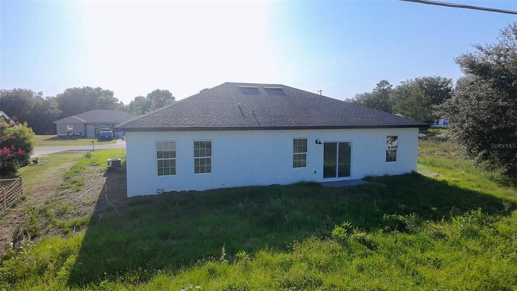 合同活跃: $279,900 (4 贝兹, 2 浴室, 1774 平方英尺)