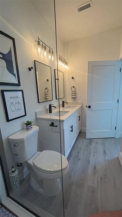 合同活跃: $279,900 (4 贝兹, 2 浴室, 1774 平方英尺)