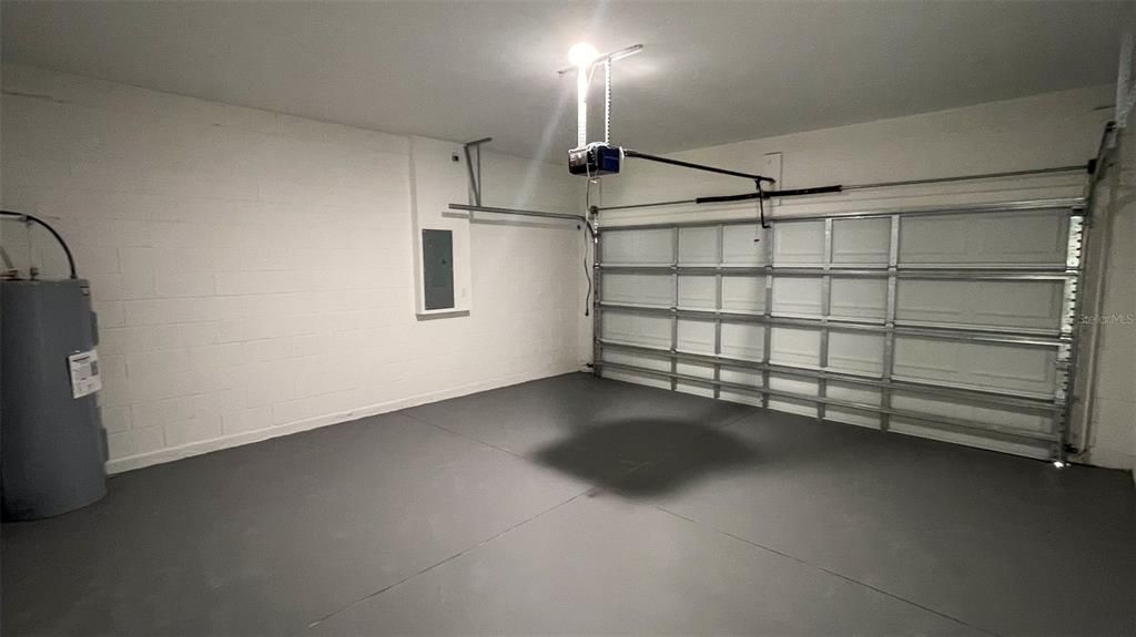 合同活跃: $279,900 (4 贝兹, 2 浴室, 1774 平方英尺)