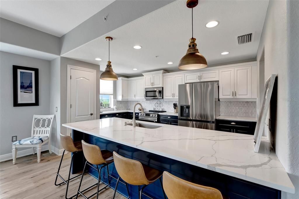 En Venta: $599,000 (3 camas, 2 baños, 2225 Pies cuadrados)