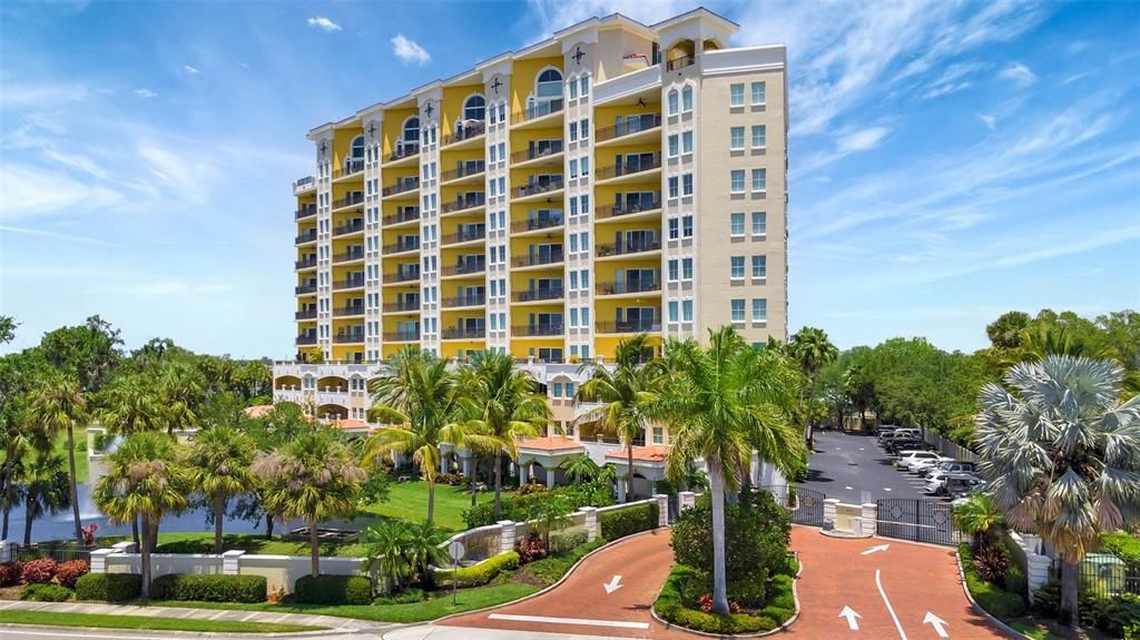 En Venta: $599,000 (3 camas, 2 baños, 2225 Pies cuadrados)