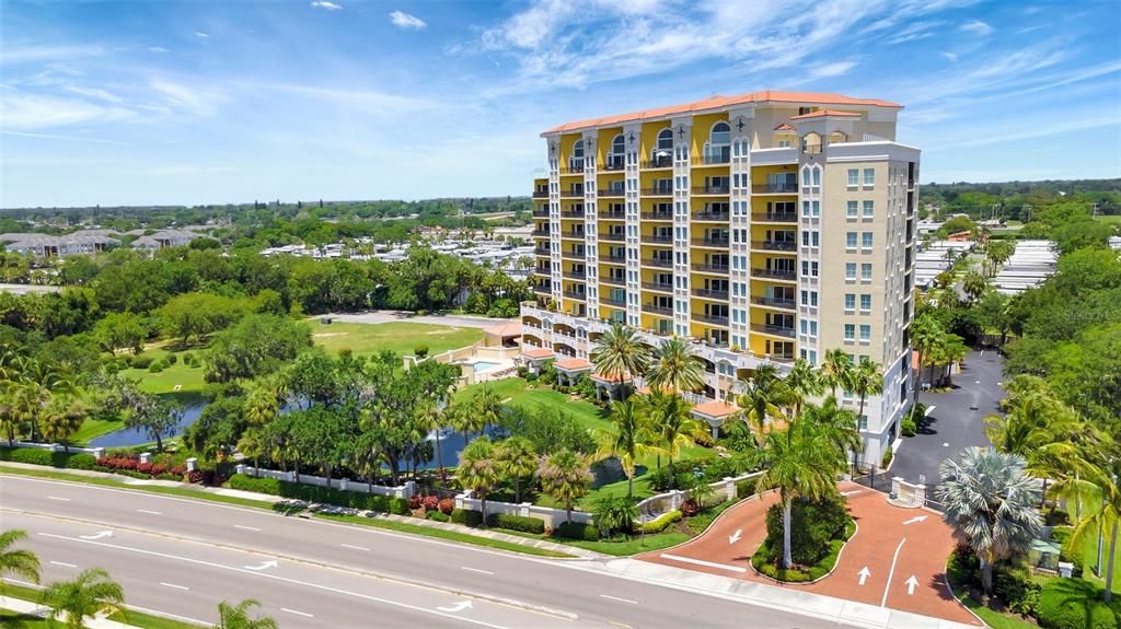 En Venta: $599,000 (3 camas, 2 baños, 2225 Pies cuadrados)