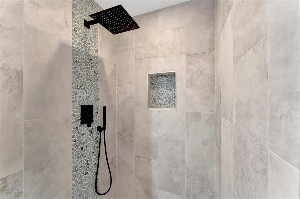 En Venta: $599,000 (3 camas, 2 baños, 2225 Pies cuadrados)