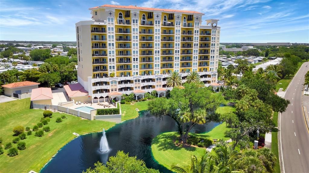 En Venta: $599,000 (3 camas, 2 baños, 2225 Pies cuadrados)