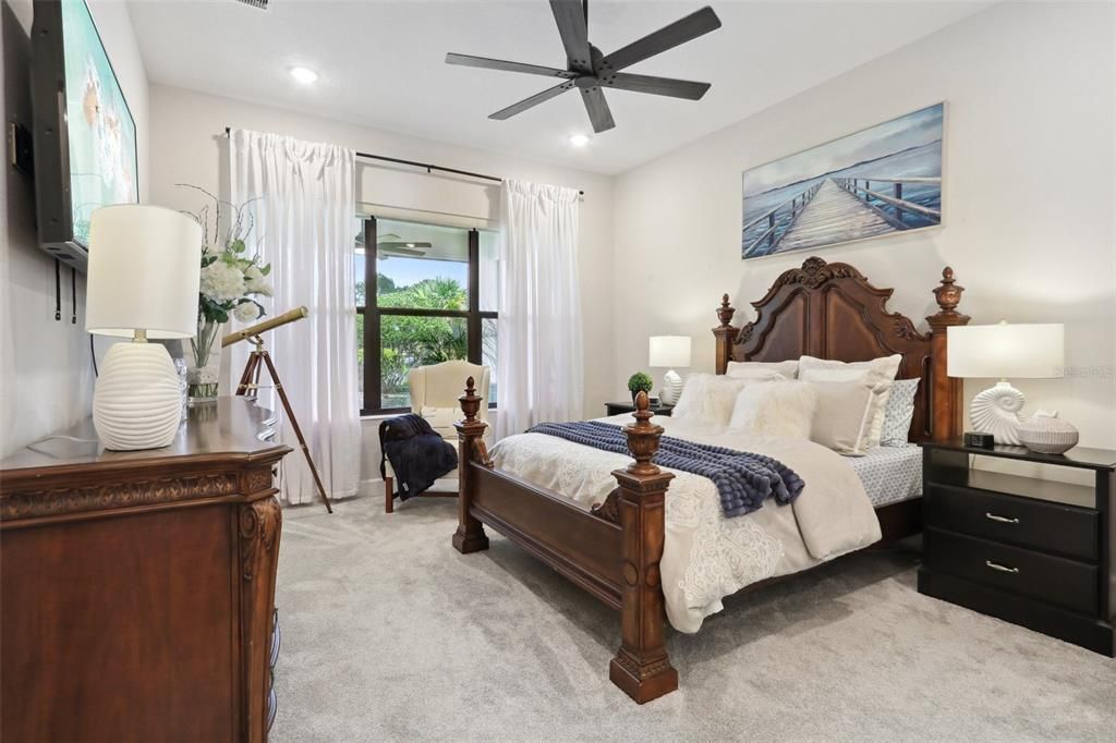 For Sale: $575,000 (3 beds, 2 baths, 1971 Square Feet)