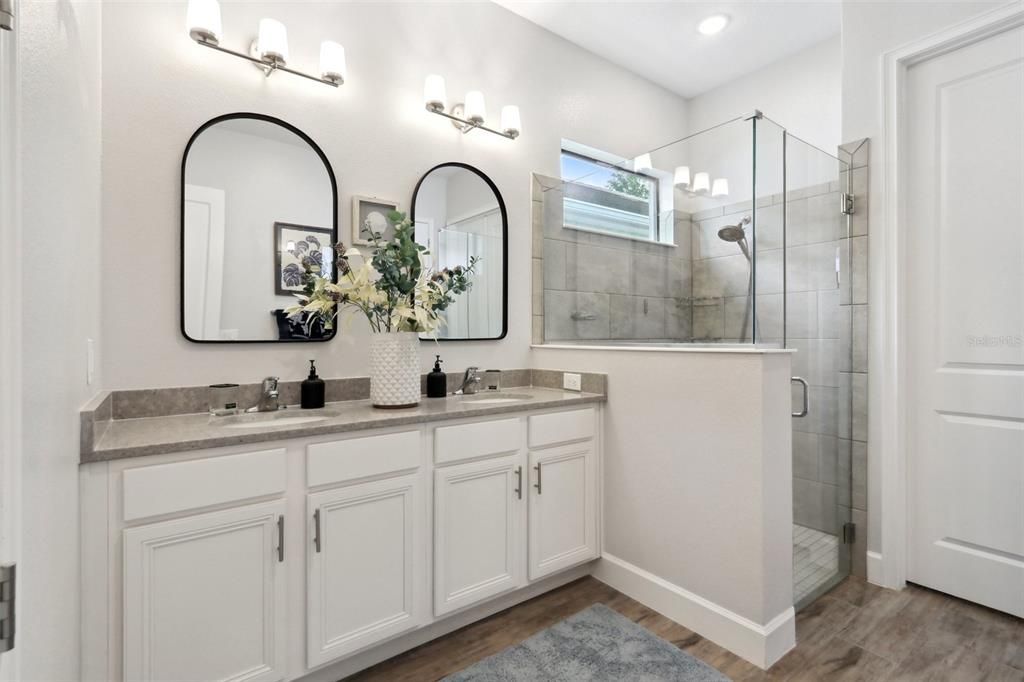 For Sale: $575,000 (3 beds, 2 baths, 1971 Square Feet)