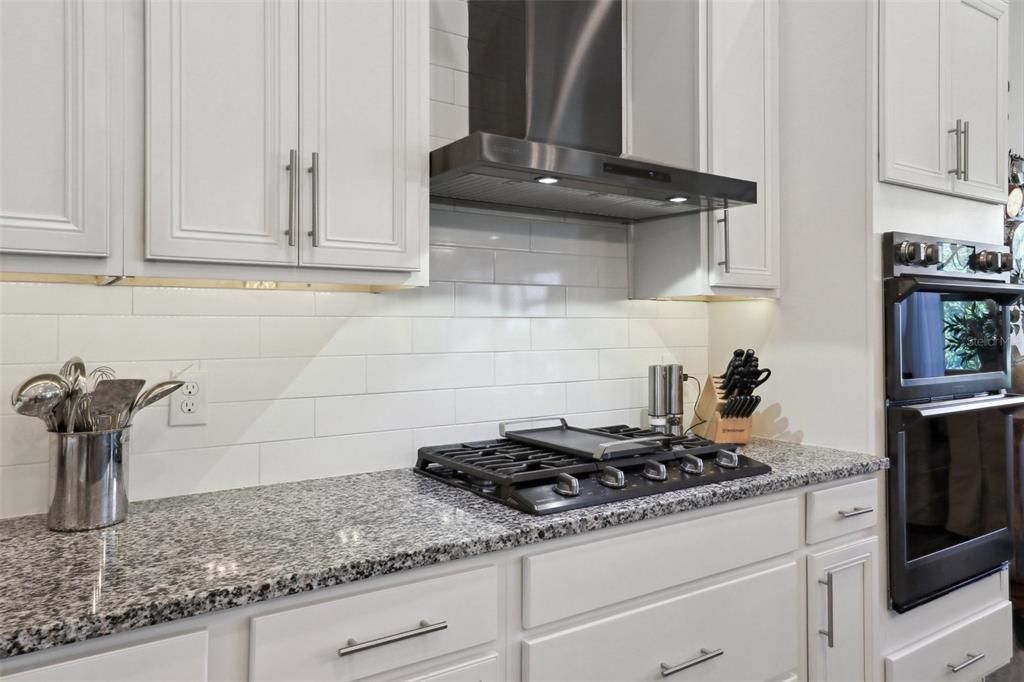 For Sale: $575,000 (3 beds, 2 baths, 1971 Square Feet)