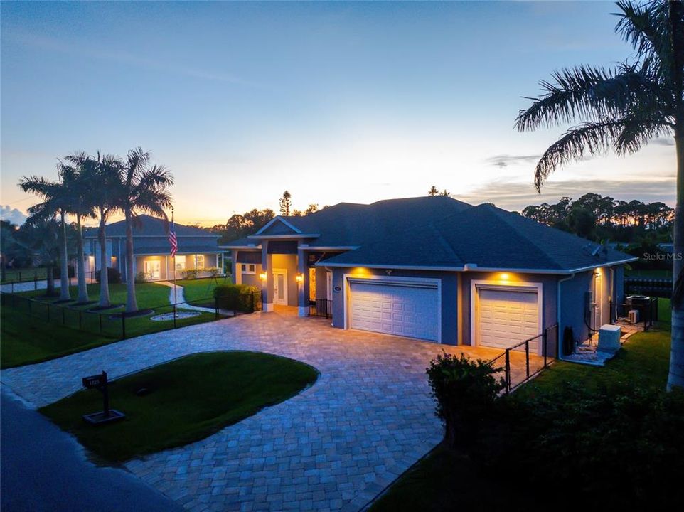 For Sale: $1,640,000 (3 beds, 3 baths, 2454 Square Feet)