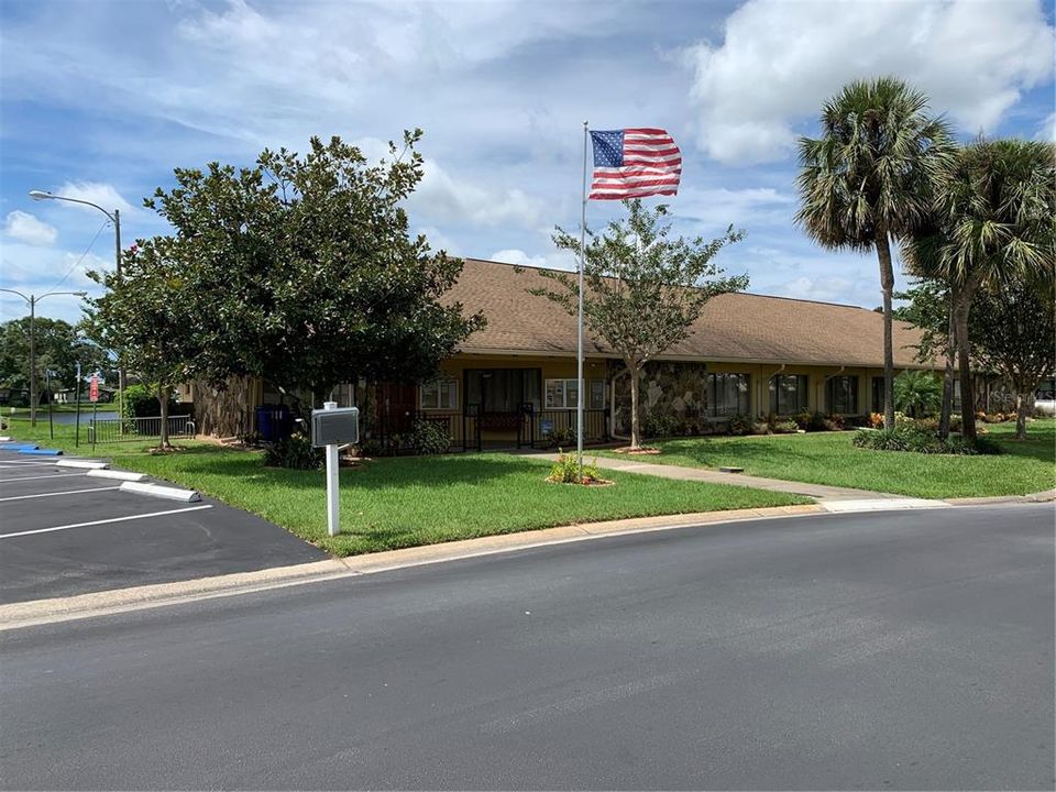 Под контрактом: $98,500 (3 спален, 2 ванн, 1560 Квадратных фут)