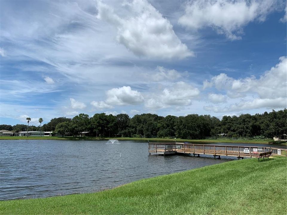 Под контрактом: $98,500 (3 спален, 2 ванн, 1560 Квадратных фут)