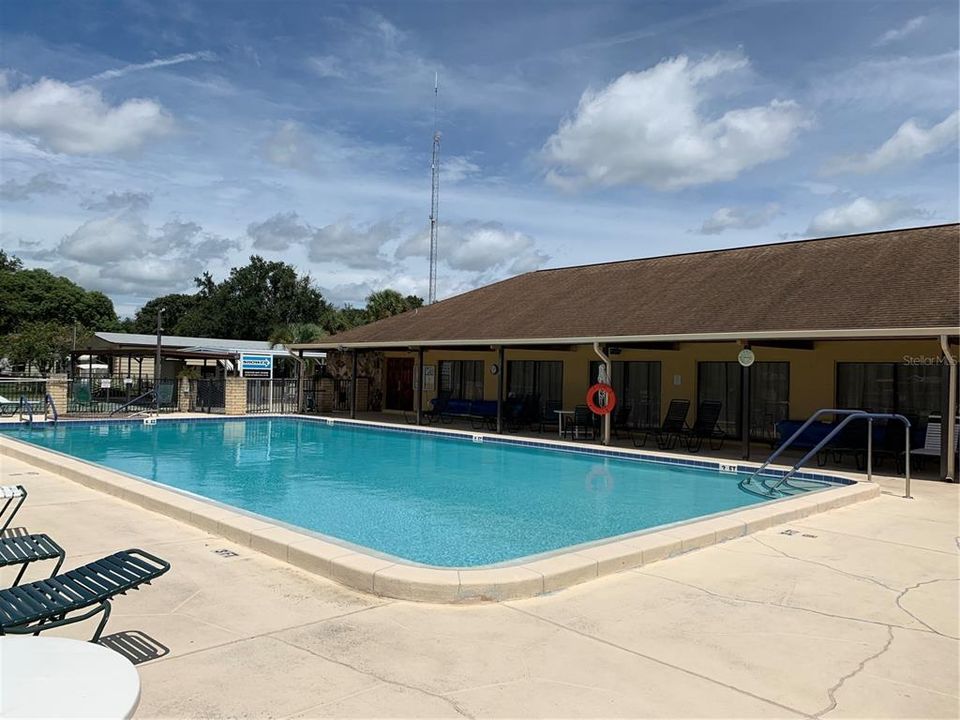 Под контрактом: $98,500 (3 спален, 2 ванн, 1560 Квадратных фут)