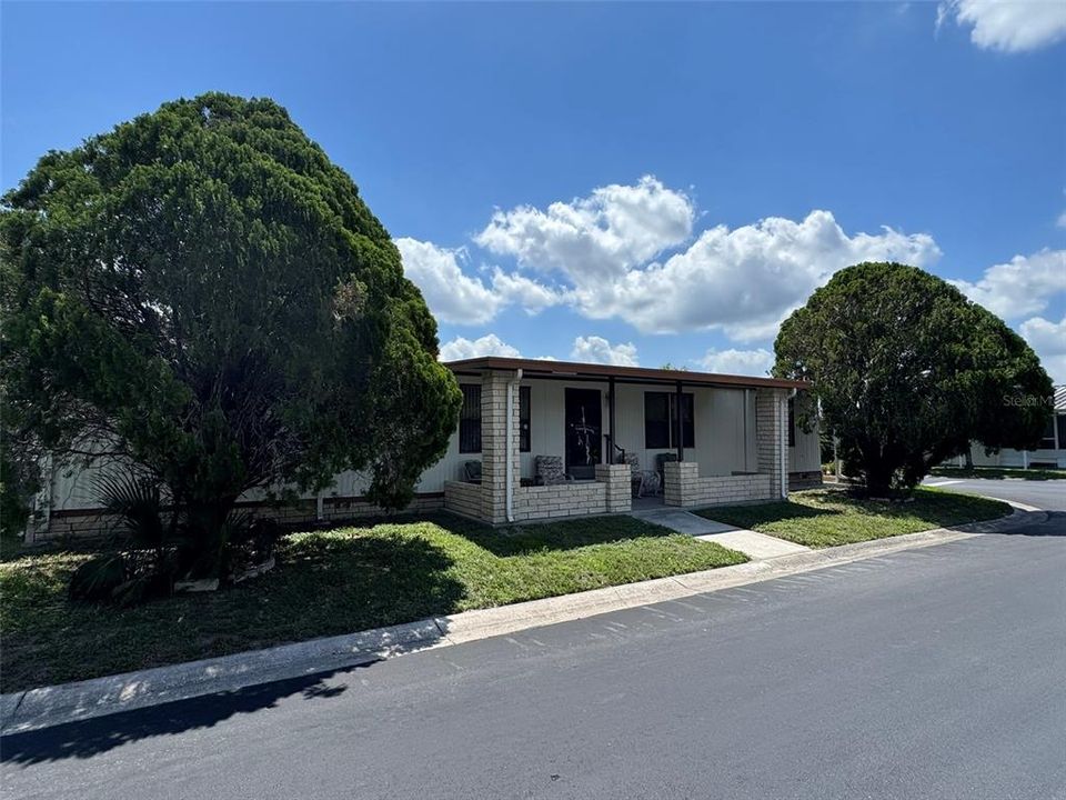 Под контрактом: $98,500 (3 спален, 2 ванн, 1560 Квадратных фут)