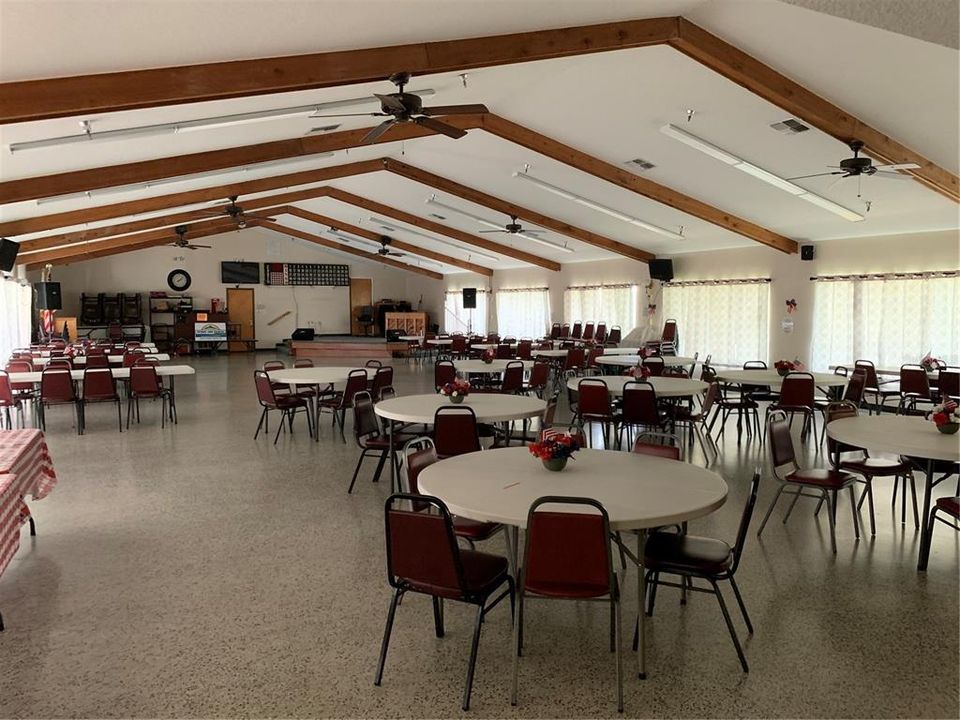 Под контрактом: $98,500 (3 спален, 2 ванн, 1560 Квадратных фут)