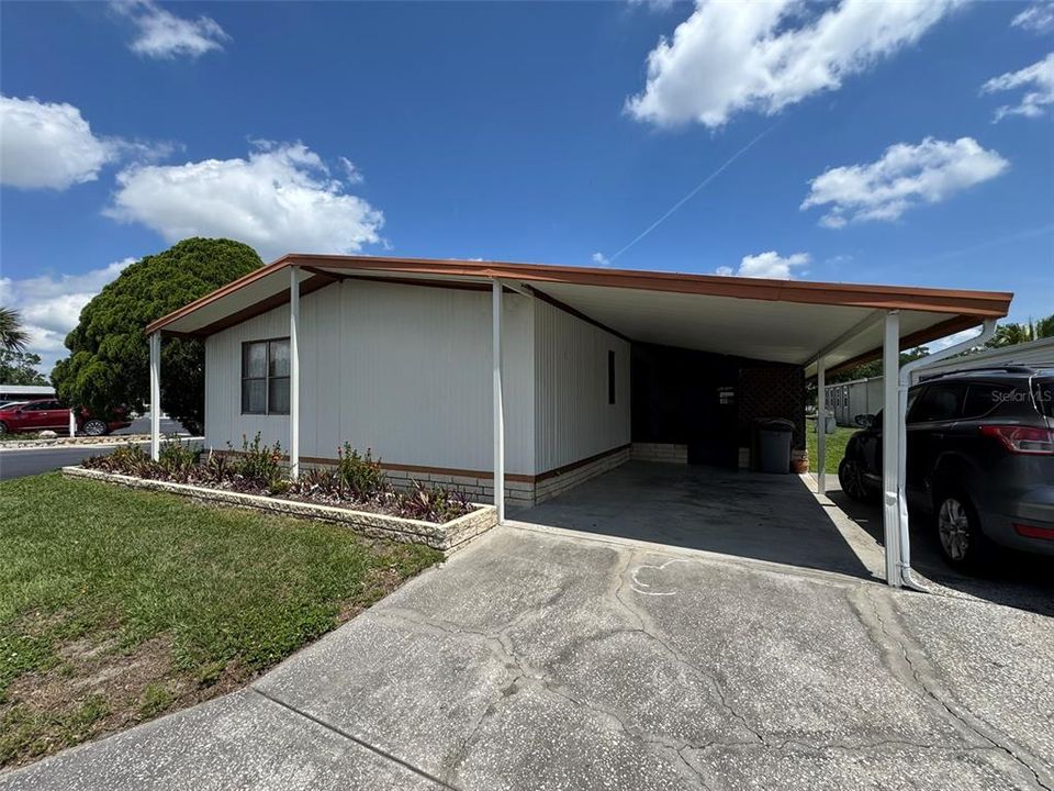 Под контрактом: $98,500 (3 спален, 2 ванн, 1560 Квадратных фут)