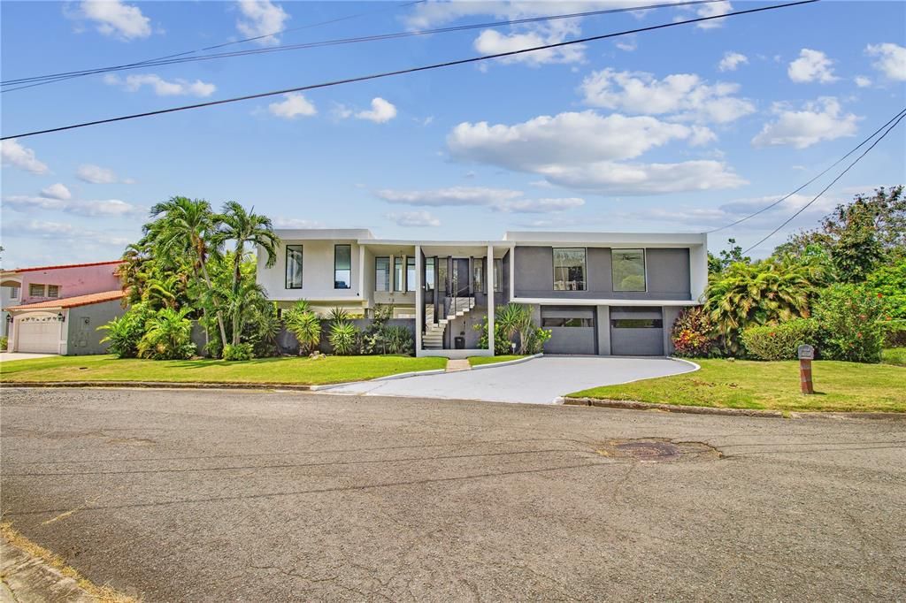 Vendido Recientemente: $675,000 (4 camas, 3 baños, 3872 Pies cuadrados)