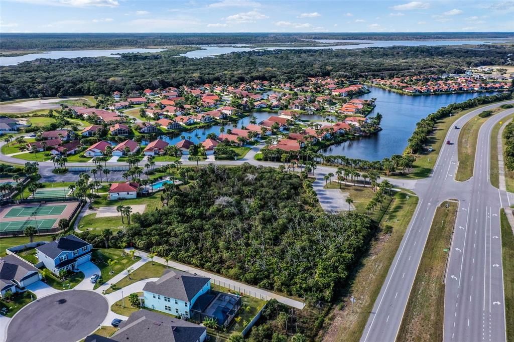 En Venta: $1,200,000 (2.25 acres)