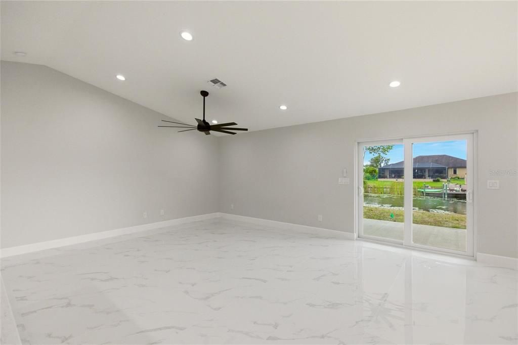 Active With Contract: $359,900 (4 beds, 2 baths, 1809 Square Feet)