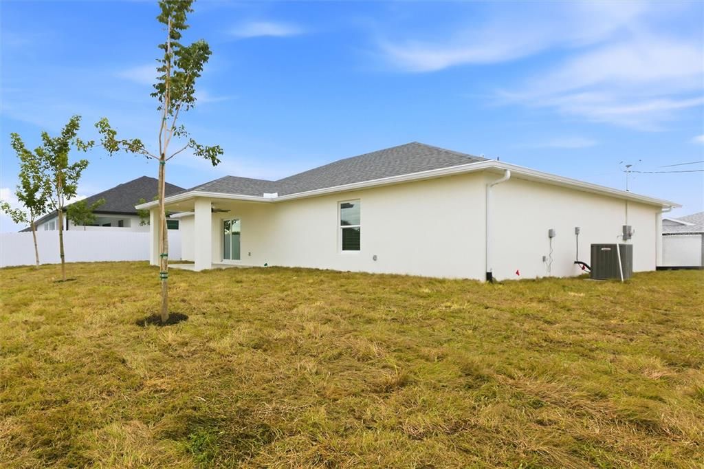 Active With Contract: $359,900 (4 beds, 2 baths, 1809 Square Feet)