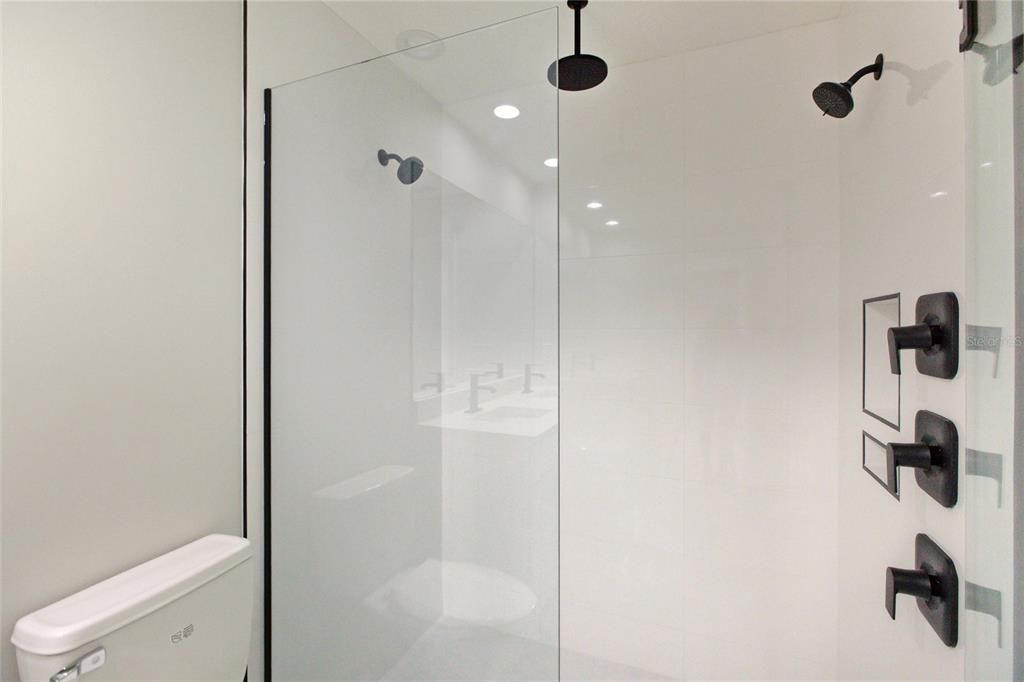 Active With Contract: $359,900 (4 beds, 2 baths, 1809 Square Feet)